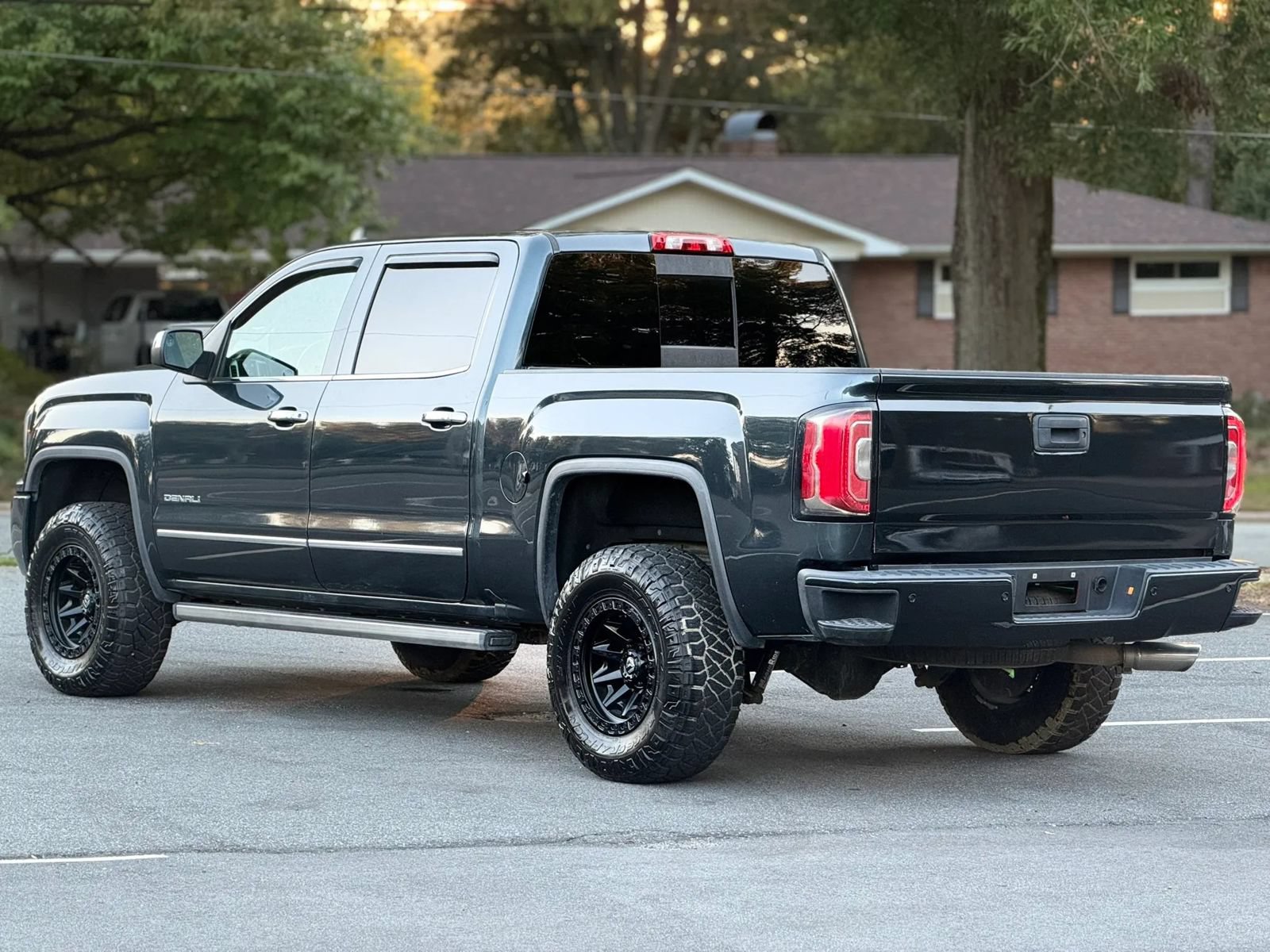 Used 2018 GMC Sierra 1500 Denali w/ Denali Ultimate Package AWD/4WD image 7