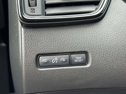 Used 2019 Nissan Rogue SV w/ Premium Package AWD/4WD image 31