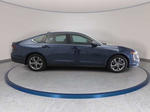 Used 2024 Honda Accord EX image 4