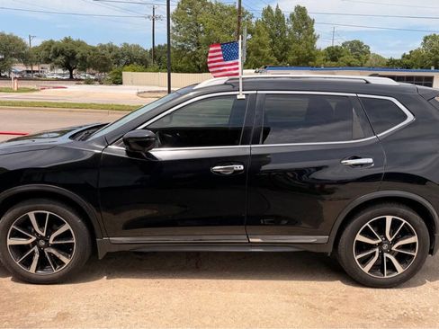 Used 2020 Nissan Rogue SL w/ Premium Package FWD image 2