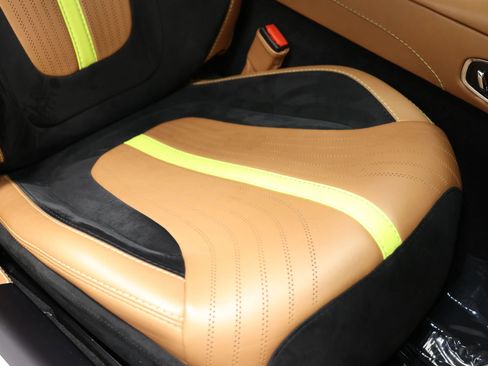 Used 2020 Aston Martin DB11 AMR image 70