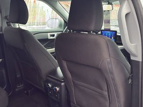 Used 2021 Ford Explorer XLT image 28