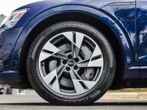 Used 2022 Audi e-tron Premium Plus AWD/4WD image 21