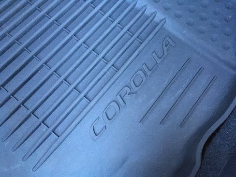Used 2025 Toyota Corolla SE FWD image 28