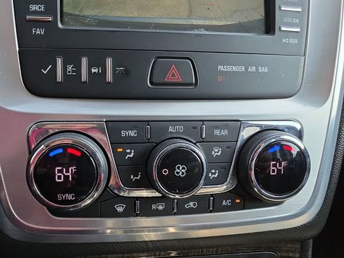 Used 2014 GMC Acadia SLT image 15