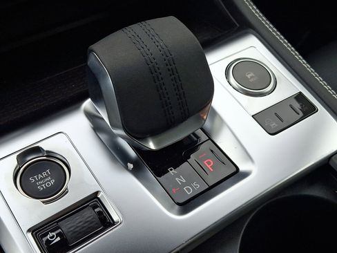 New 2025 Jaguar F-PACE R-Dynamic S image 13