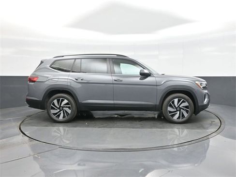 New 2026 Volkswagen Atlas SE image 8