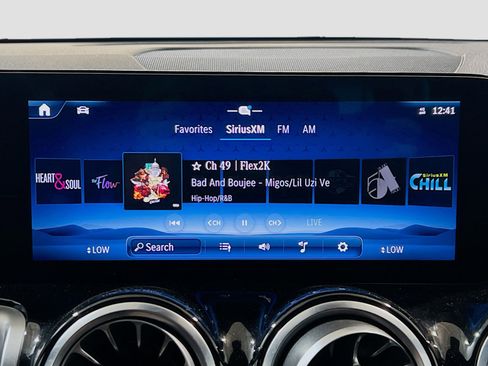 Used 2024 Mercedes-Benz GLB 250 image 10