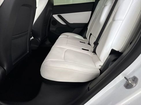 Used 2022 Tesla Model Y Performance image 21
