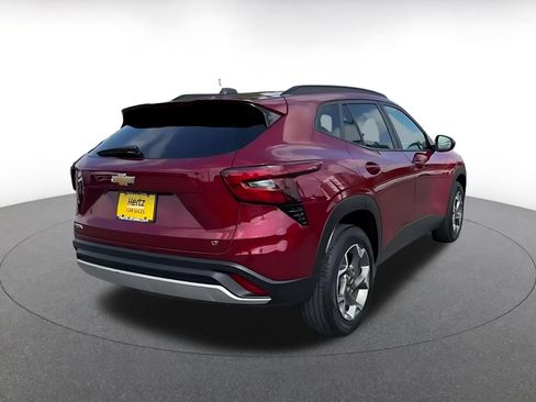 Used 2025 Chevrolet Trax LT FWD image 13