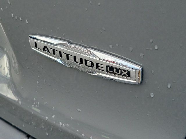 Used 2021 Jeep Cherokee Latitude Lux w/ Trailer Tow Group AWD/4WD image 6
