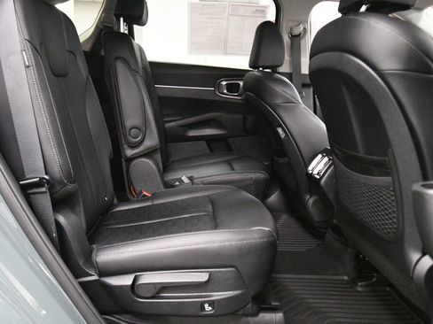 Used 2025 Kia Sorento EX AWD/4WD image 25