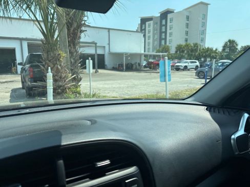 Used 2025 Kia Soul LX w/ LX Technology Package image 34