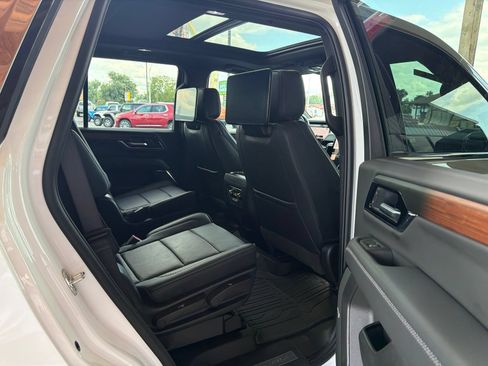 Used 2026 GMC Yukon Denali w/ Denali Reserve Package AWD/4WD image 7