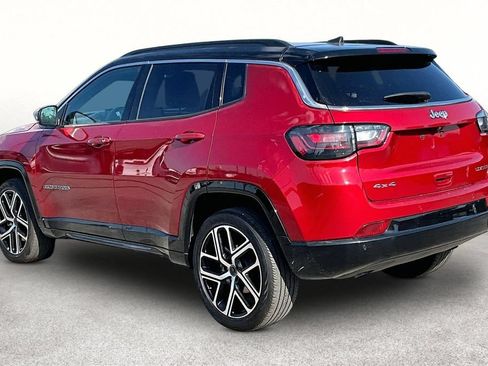 Used 2025 Jeep Compass Limited w/ Elite Group AWD/4WD image 14