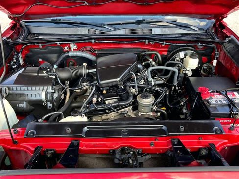 Used 2021 Toyota Tacoma SR w/ SR Convenience Package image 30