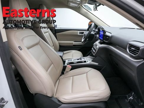 Used 2023 Ford Explorer XLT w/ Equipment Group 202A image 23