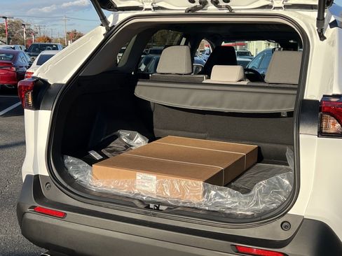 New 2025 Toyota RAV4 XLE image 19