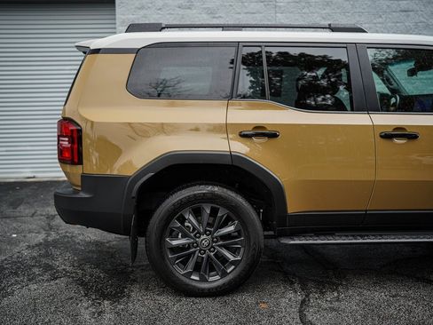 Used 2024 Toyota Land Cruiser w/ Premium Package image 15