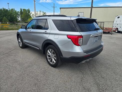 Used 2024 Ford Explorer XLT w/ Equipment Group 202A AWD/4WD image 6