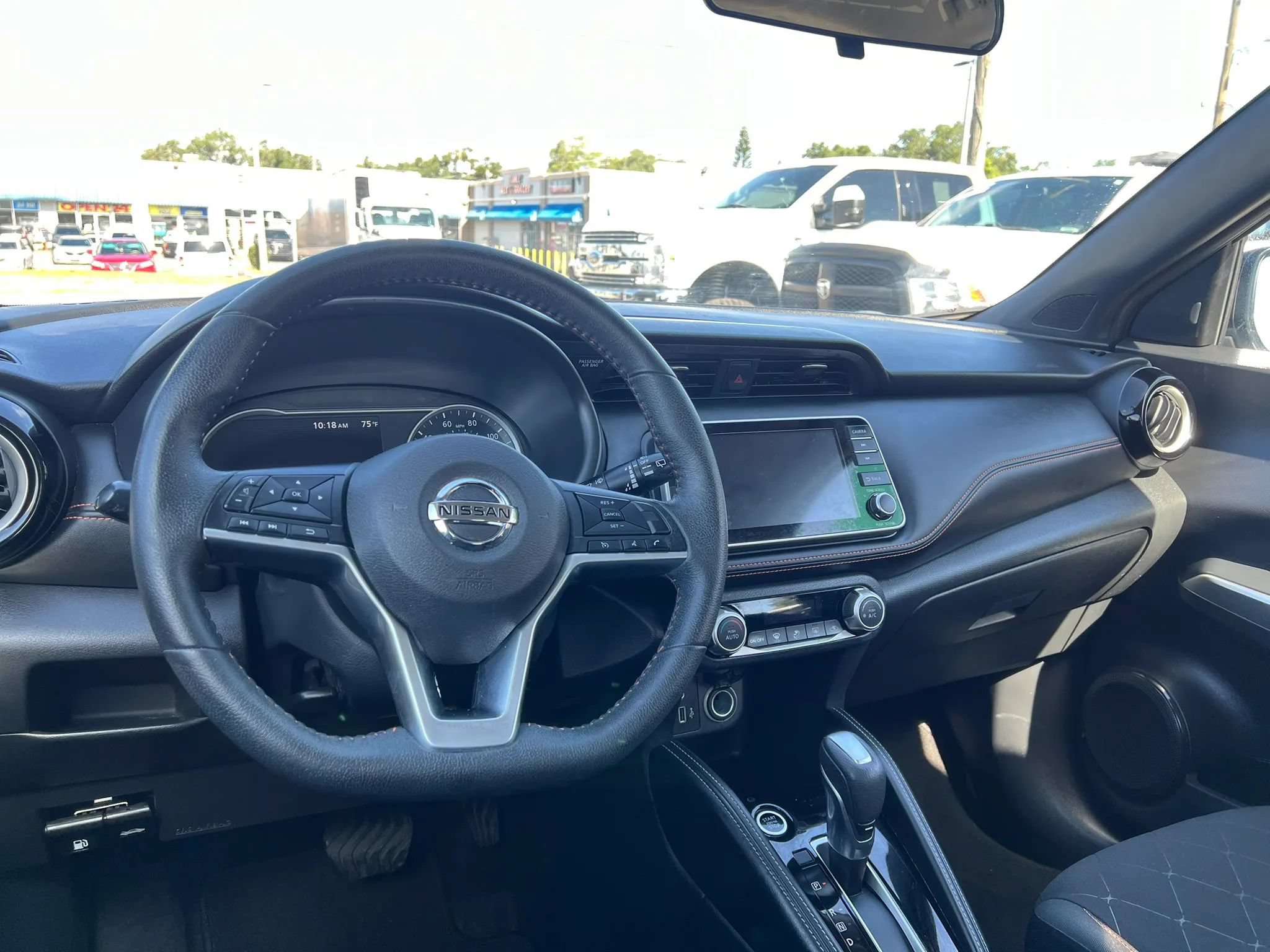 Used 2018 Nissan Kicks SR FWD image 14