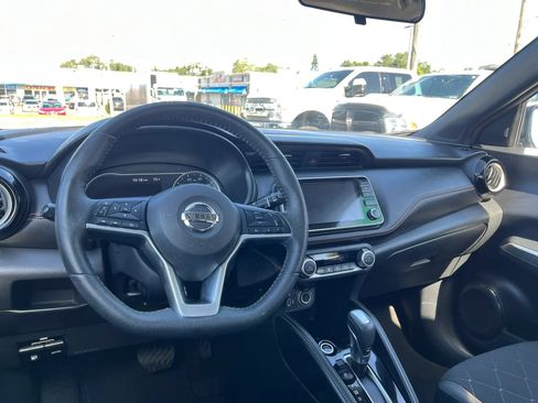 Used 2018 Nissan Kicks SR FWD image 14