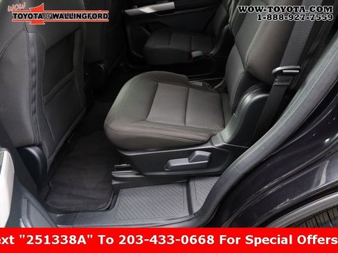 Used 2024 Ford Explorer XLT image 23