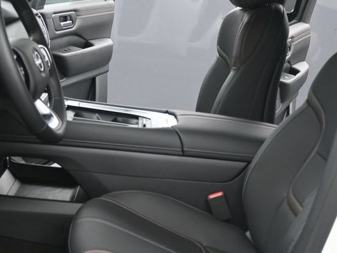 New 2026 Nissan Armada SL w/ Captain's Chari Seat Package AWD/4WD image 19