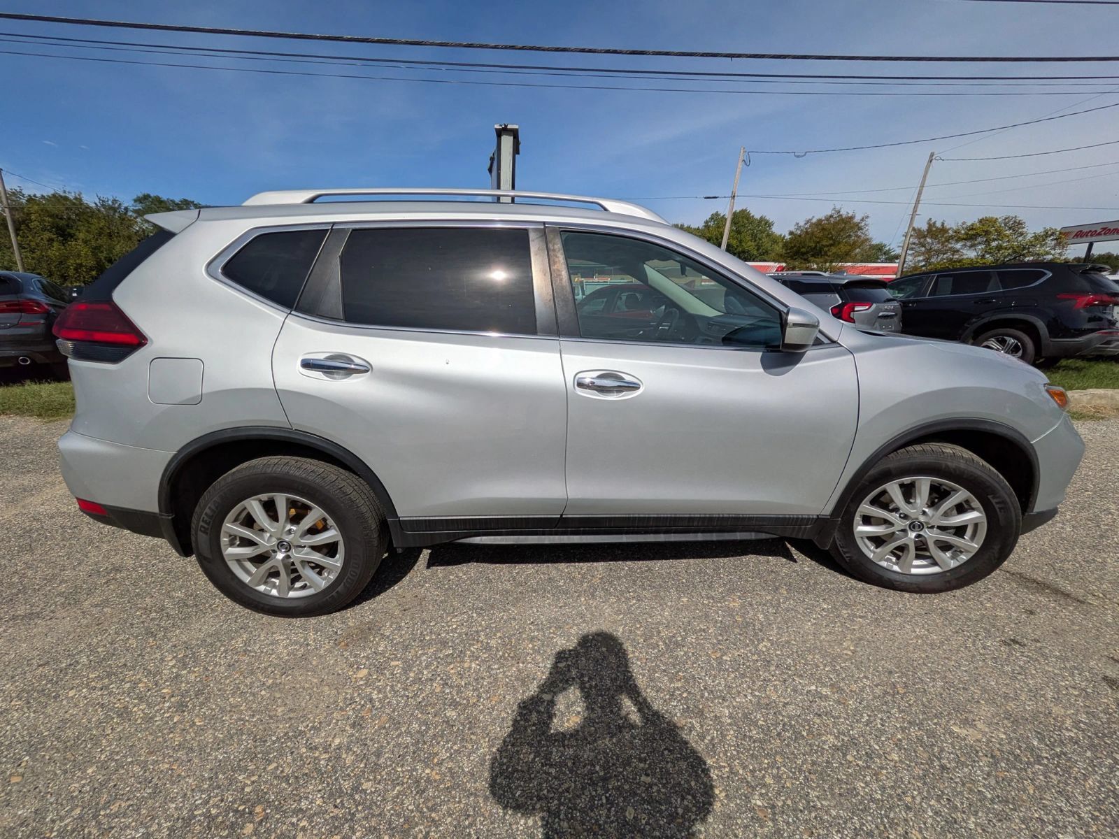 Used 2017 Nissan Rogue SV AWD/4WD image 6