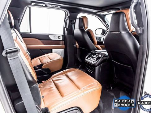 Used 2021 Lincoln Navigator Reserve w/ Luxury Package image 32