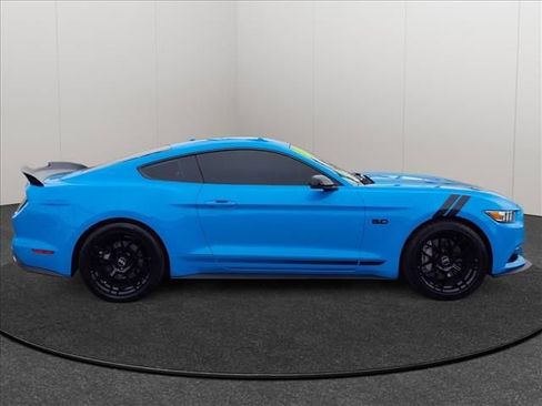 Used 2017 Ford Mustang GT Premium w/ Equipment Group 401A image 4