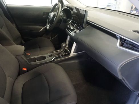 Used 2024 Toyota Corolla Cross LE FWD image 19