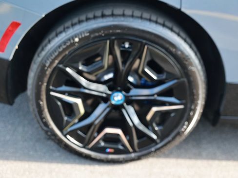 Used 2025 BMW iX M60 AWD/4WD image 9