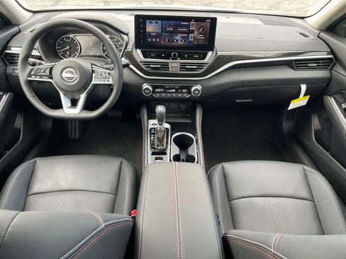 New 2025 Nissan Altima 2.5 SR w/ SR Premium Package image 18