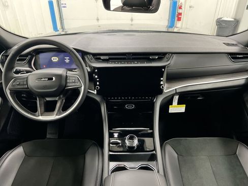 New 2026 Jeep Grand Cherokee Altitude AWD/4WD image 10