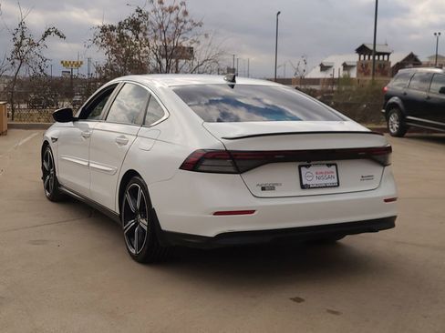 Used 2023 Honda Accord Sport image 2