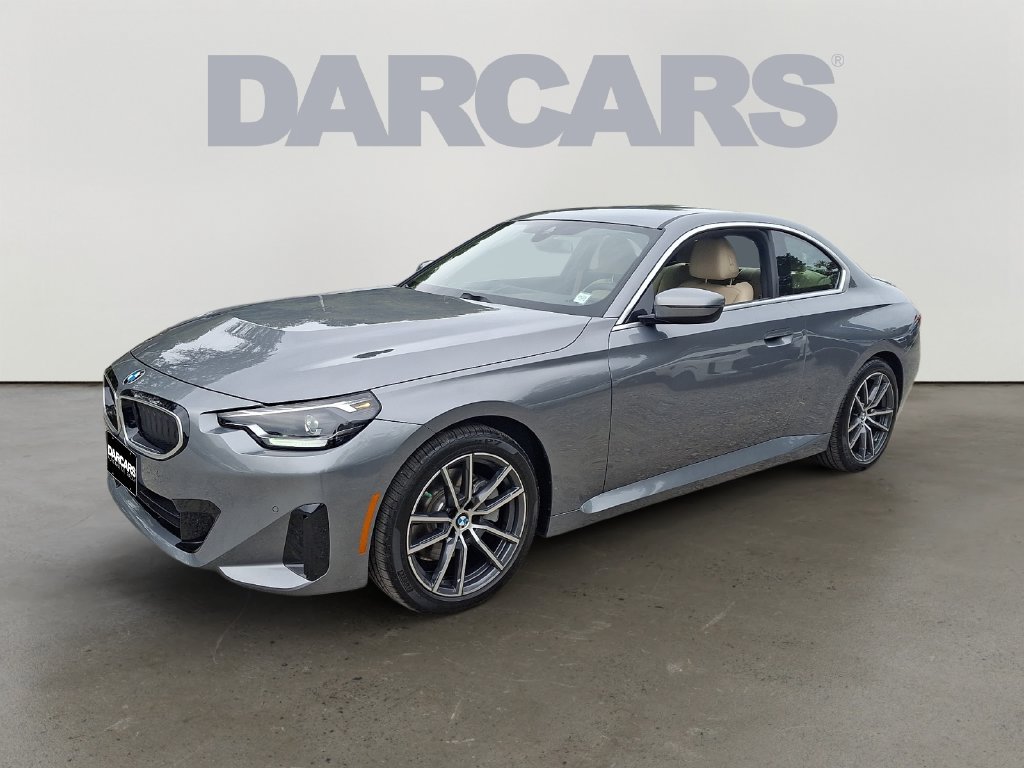 Used 2025 BMW 230i xDrive Coupe w/ Convenience Package AWD/4WD image 2