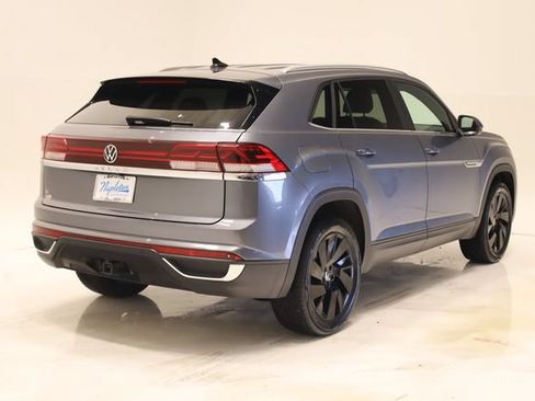 Used 2024 Volkswagen Atlas Cross Sport SE w/ Black Wheel Package FWD image 4