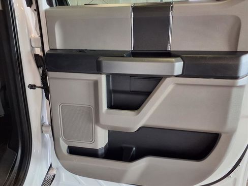 Used 2018 Ford F150 XLT w/ Trailer Tow Package image 11