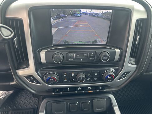 Used 2015 GMC Sierra 2500 SLT w/ Suspension Package, Off-Road AWD/4WD image 18