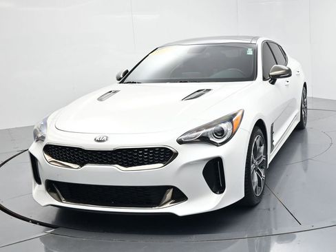 Used 2020 Kia Stinger GT-Line w/ Sun & Sound Package AWD/4WD image 3