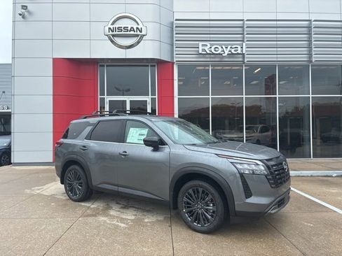 New 2026 Nissan Pathfinder SL w/ SL Premium Package FWD image 1