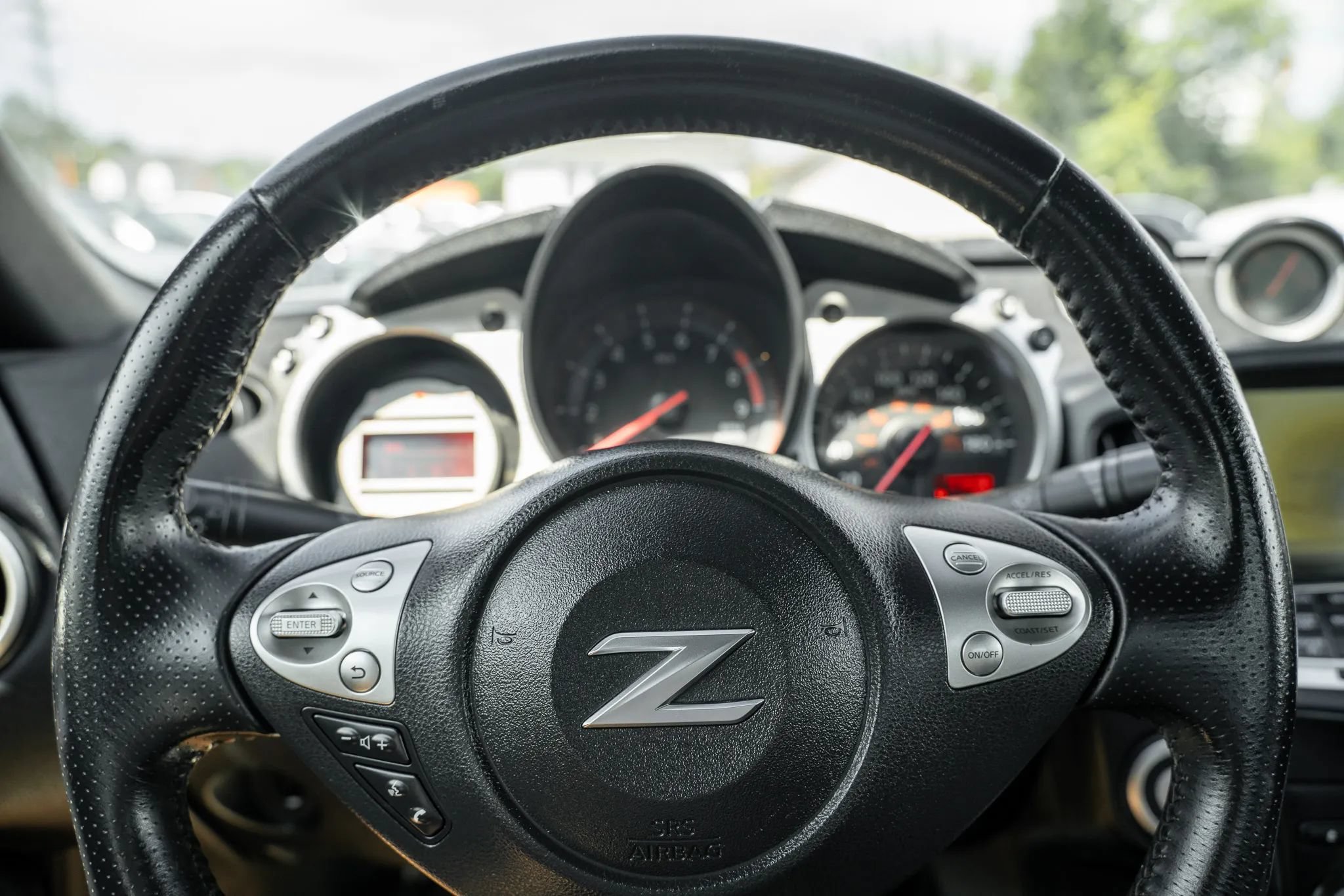 Used 2010 Nissan 370Z Touring w/ Sport Pkg RWD image 19