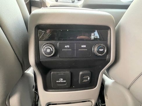 Used 2019 GMC Acadia SLT image 21