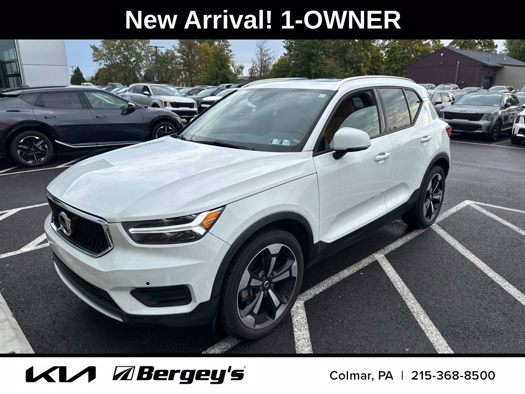 Used 2020 Volvo XC40 T5 Momentum w/ Protection Package AWD/4WD image 1