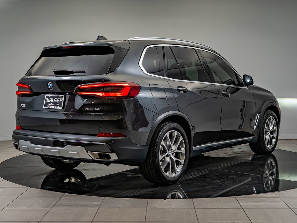 Used 2023 BMW X5 xDrive40i w/ Premium Package AWD/4WD image 5
