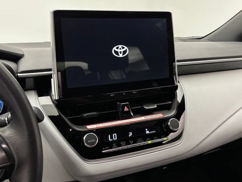 Used 2026 Toyota Corolla SE w/ SE Package FWD image 23