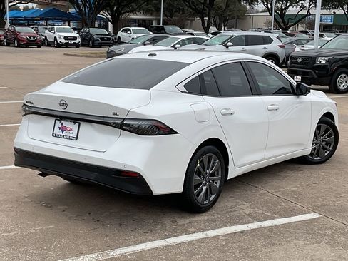 New 2026 Nissan Sentra SL w/ Floor Mat Package image 5