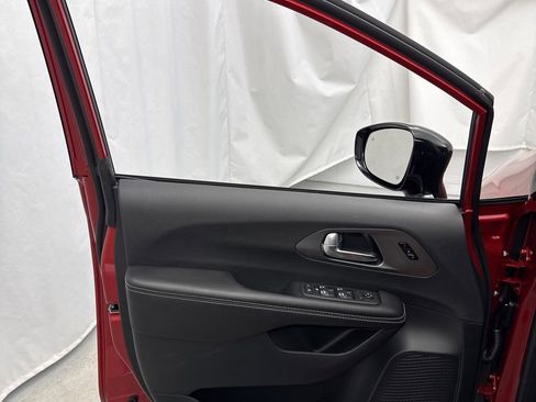 New 2026 Chrysler Pacifica Select w/ S Appearance Package image 13