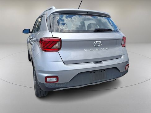 Used 2025 Hyundai Venue SEL FWD image 7